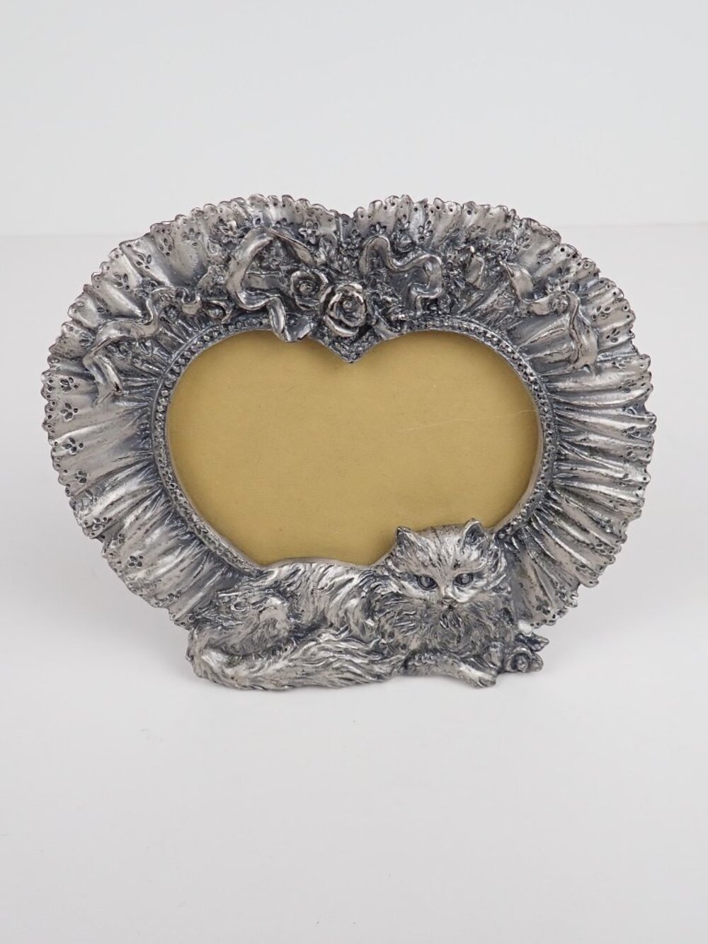 Vintage Persian Cat Pewter Picture Photo Frame Heart Shaped Flowers Ribbons 3X3